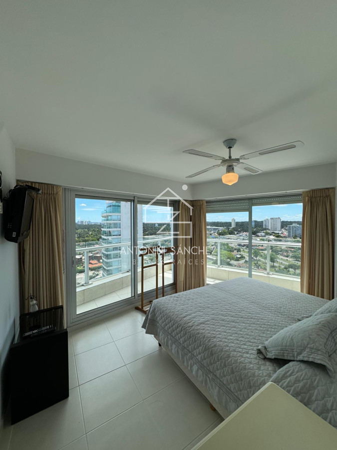 Apartamento ID.1750 - Venta apartamento 3 dormitorios más servicio en Seasons Tower