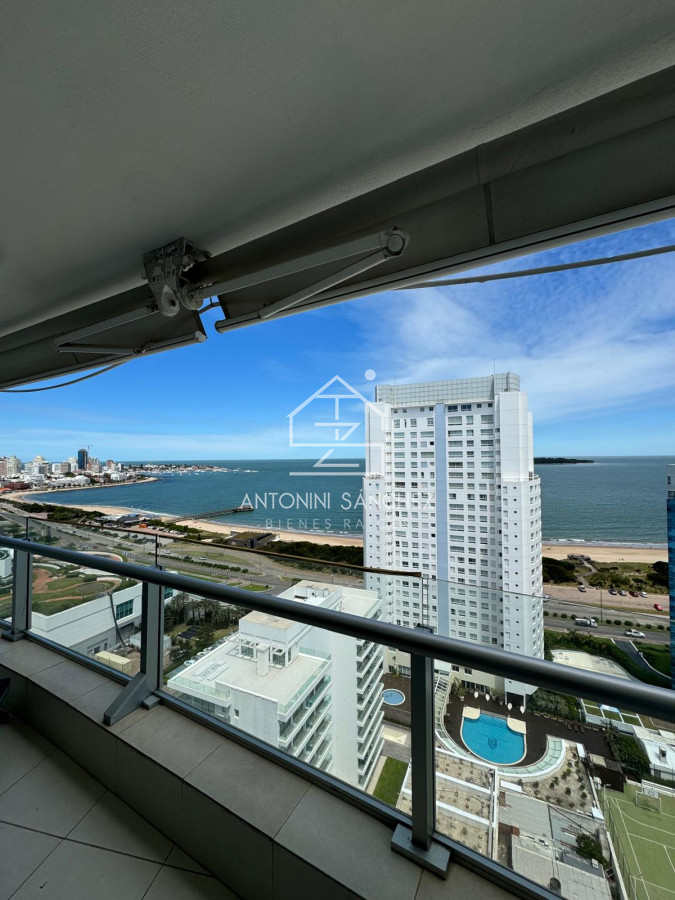 Apartamento ID.1750 - Venta apartamento 3 dormitorios más servicio en Seasons Tower
