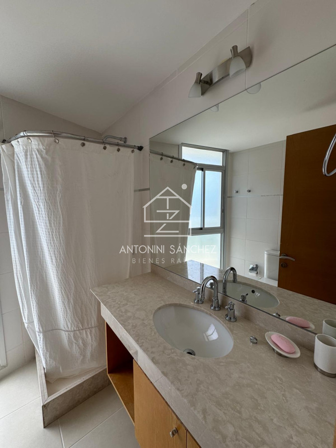 Apartamento ID.1750 - Venta apartamento 3 dormitorios más servicio en Seasons Tower