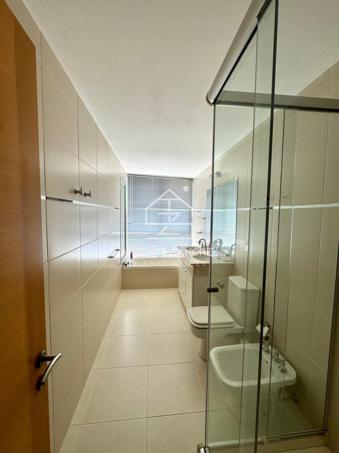 Apartamento ID.1750 - Venta apartamento 3 dormitorios más servicio en Seasons Tower