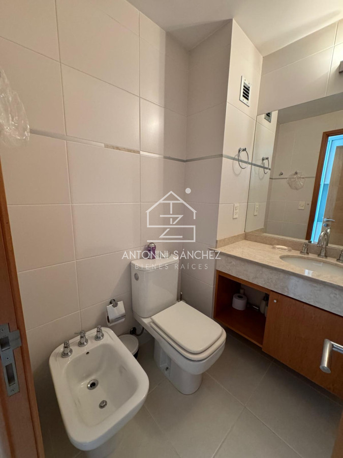 Apartamento ID.1750 - Venta apartamento 3 dormitorios más servicio en Seasons Tower