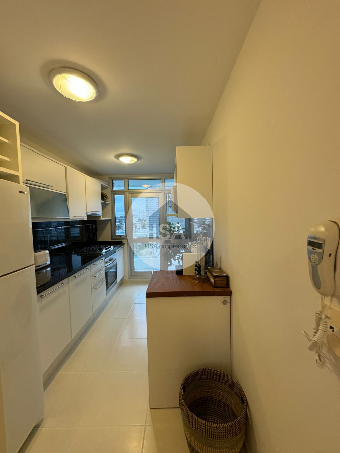 Apartamento ID.676 - Venta apartamento 2 dormitorios mas dependencia seasons tower