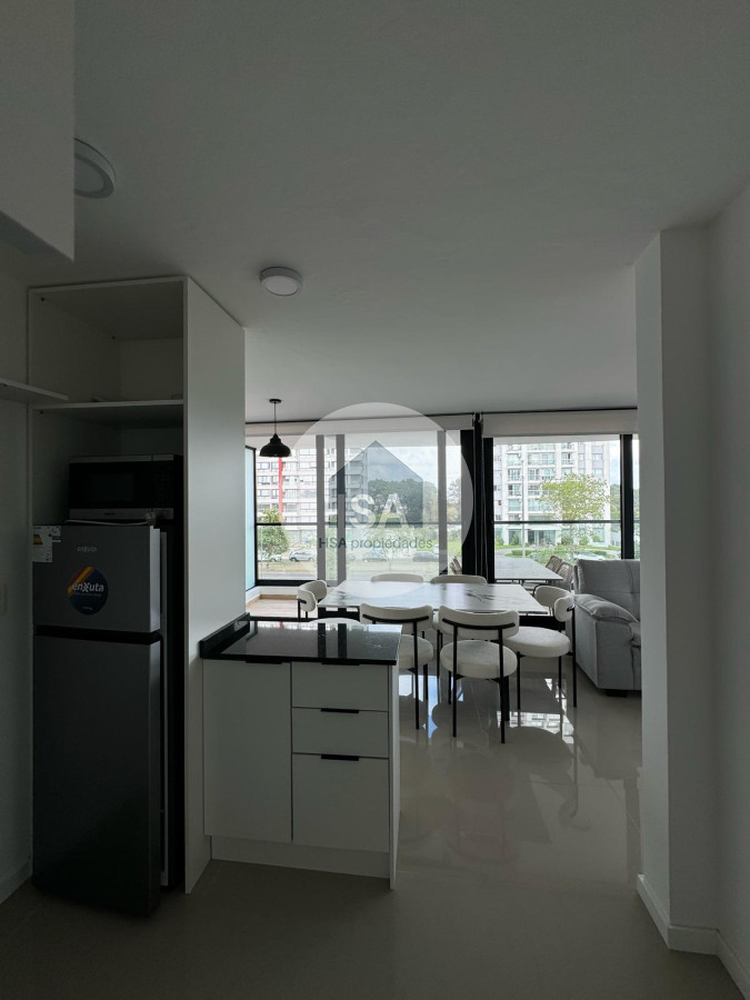 Apartamento ID.533 - Alquiler anual 2 dormitorios Punta del este