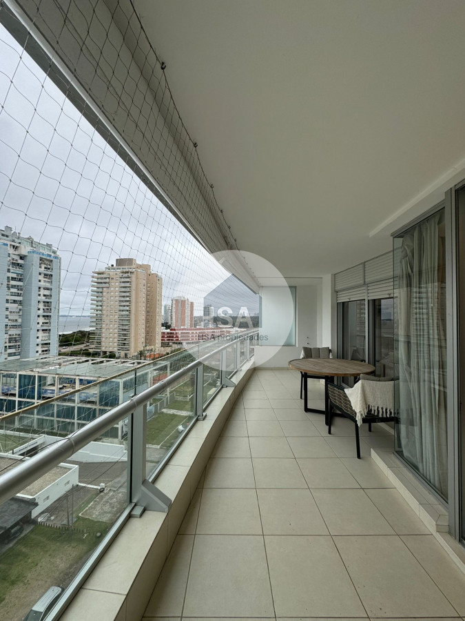 Apartamento ID.676 - Venta apartamento 2 dormitorios mas dependencia seasons tower