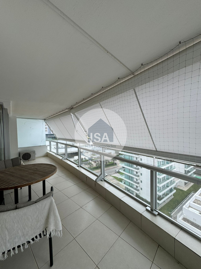 Apartamento ID.676 - Venta apartamento 2 dormitorios mas dependencia seasons tower