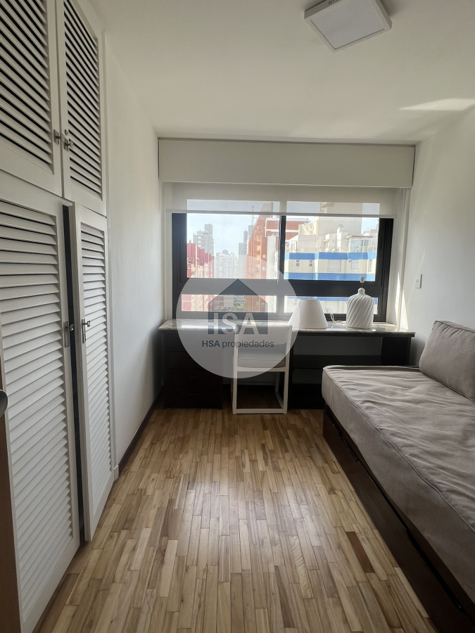 Apartamento ID.421 - Alquiler de tres dormitorios en Torre Parquemar Center