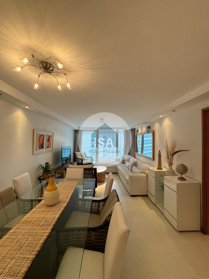 Apartamento ID.676 - Venta apartamento 2 dormitorios mas dependencia seasons tower