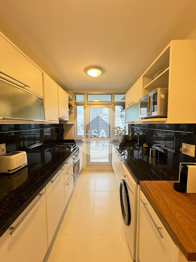 Apartamento ID.676 - Venta apartamento 2 dormitorios mas dependencia seasons tower