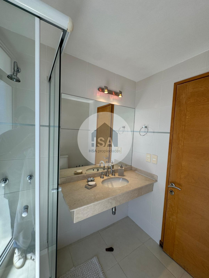 Apartamento ID.450 - Alquiler Seasons Tower 3 Dormitorios 