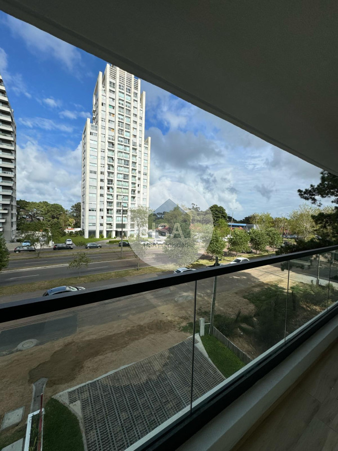 Apartamento ID.533 - Alquiler anual 2 dormitorios Punta del este