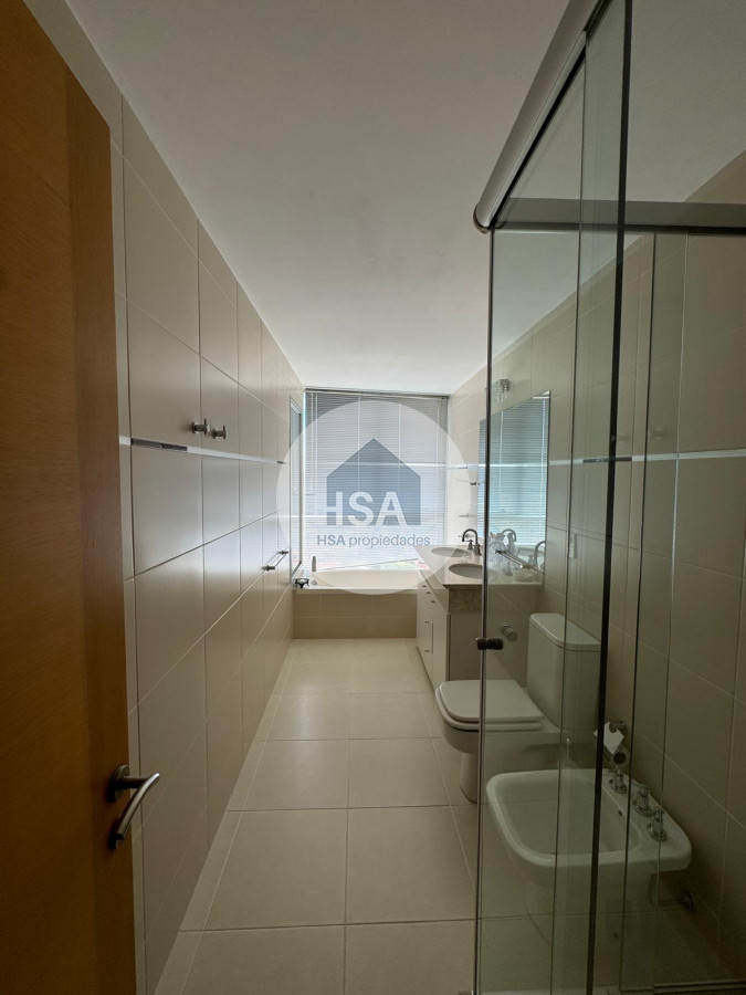Apartamento ID.473 - Venta apartamento 3 dormitorios más servicio en Seasons Tower