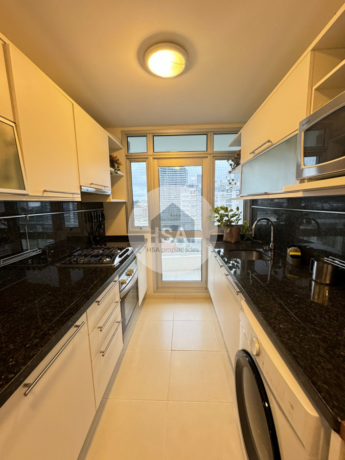 Apartamento ID.676 - Venta apartamento 2 dormitorios mas dependencia seasons tower