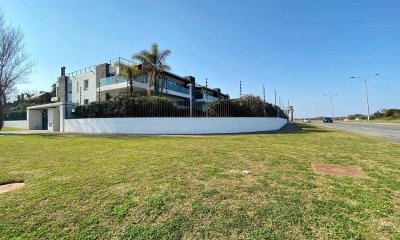 Apartamento En Venta Carrasco 3 Dormitorios