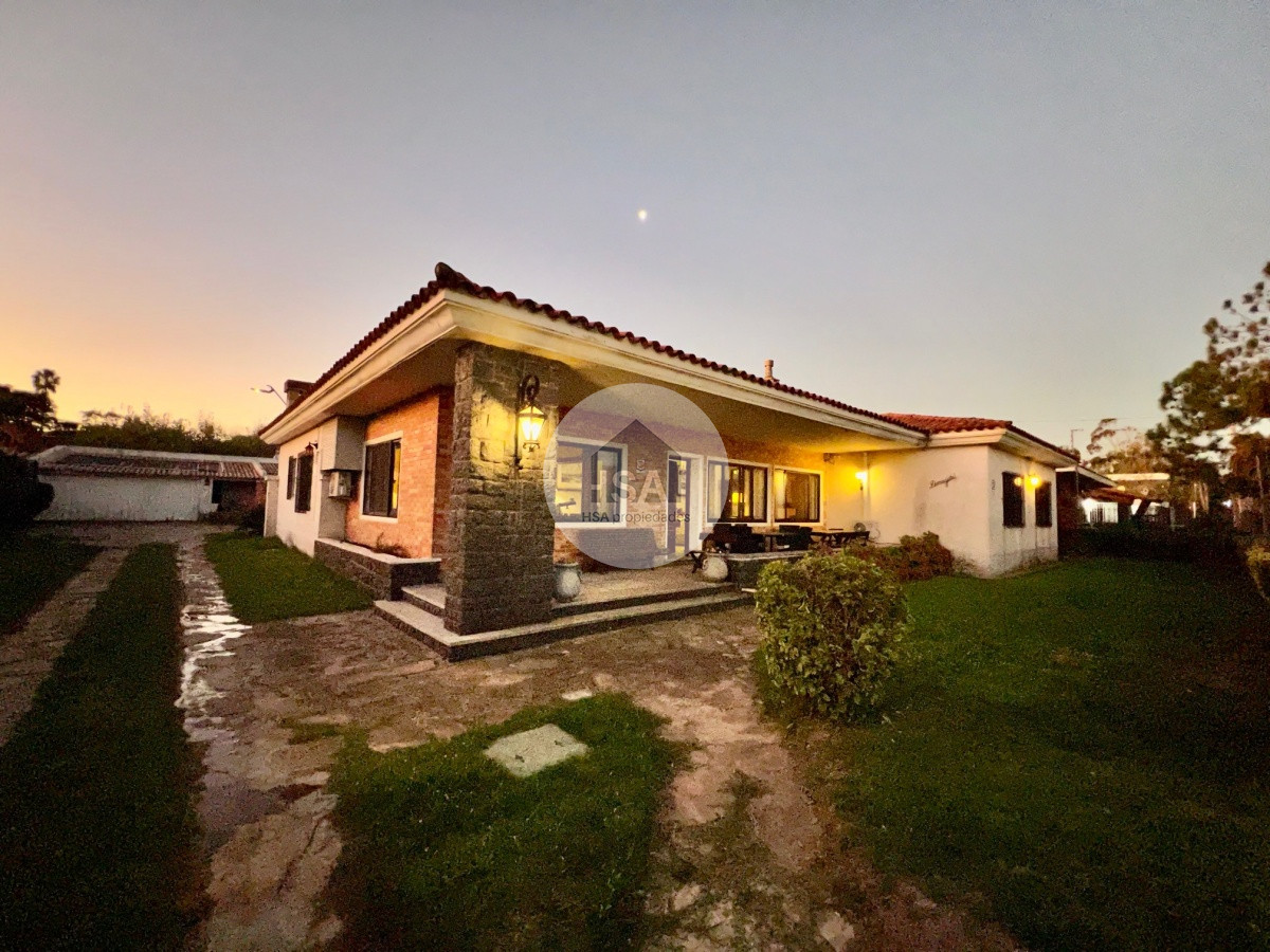 Casa ID.246 - Atlántida casa 4 dormitorios con vista al mar