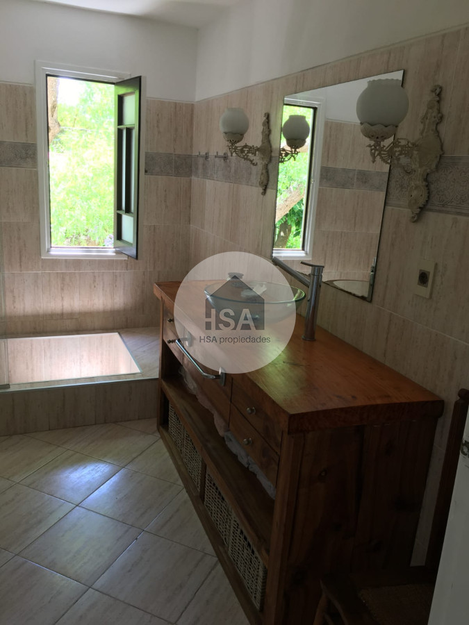 Casa ID.475 - Alquiler anual casa en La Barra 4 dormitorios