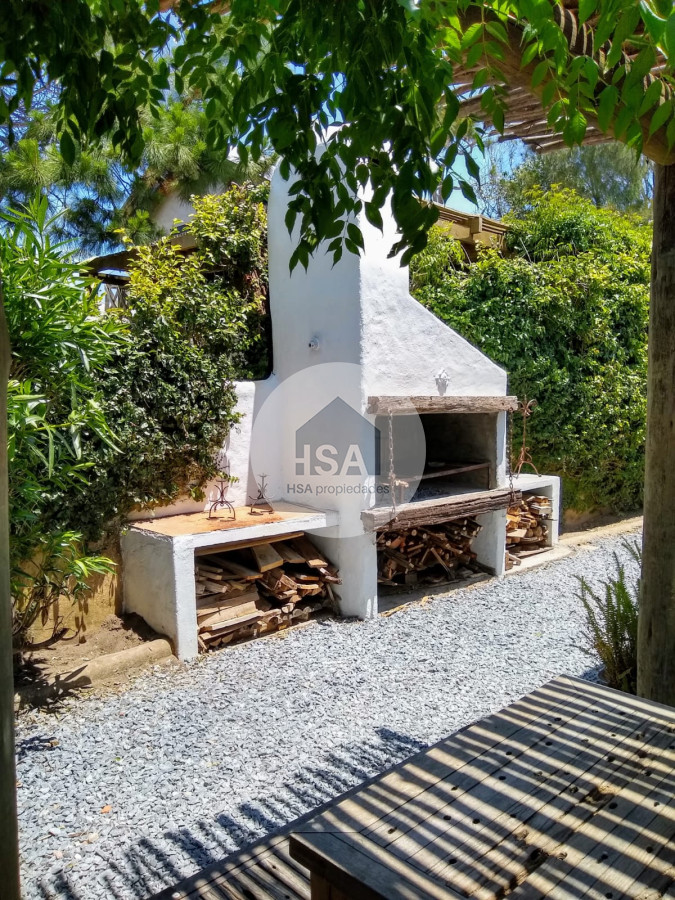 Casa ID.475 - Alquiler anual casa en La Barra 4 dormitorios