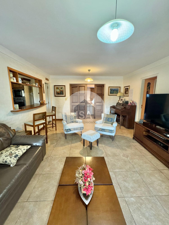 Casa ID.401 - Casa de 3 dormitorios en Lomas de Carrasco