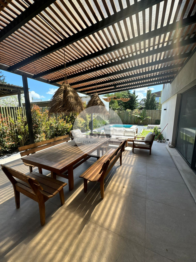 Casa ID.440 - Venta Espectacular casa en Manantiales