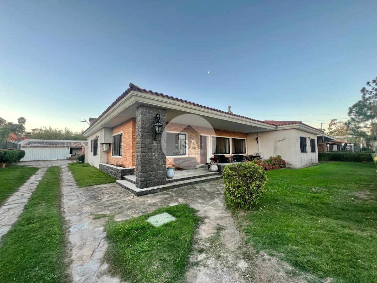 atlántida casa 4 dormitorios con vista al mar - hsa246c