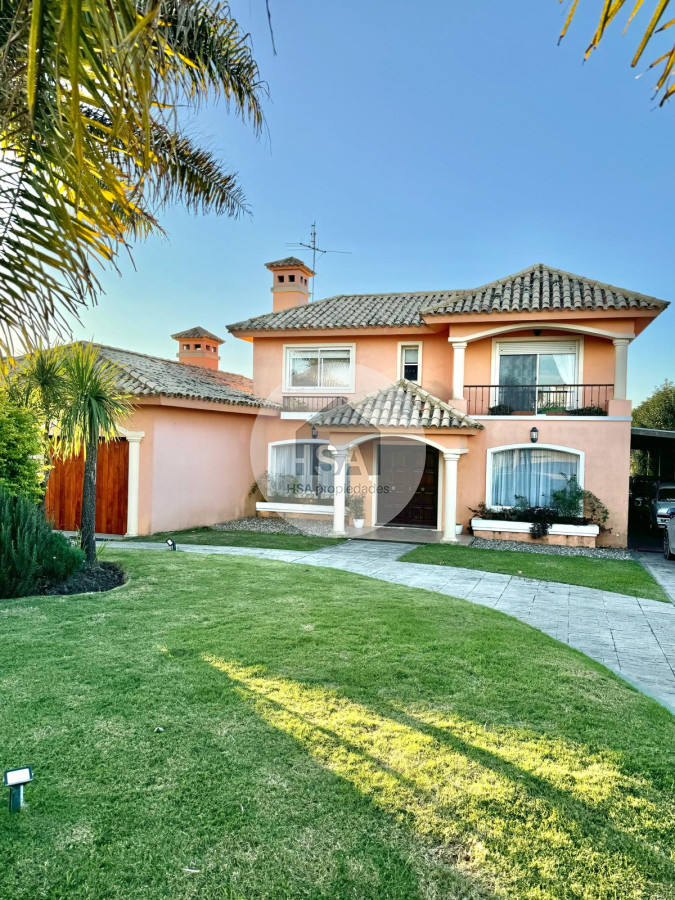 Casa ID.401 - Casa de 3 dormitorios en Lomas de Carrasco