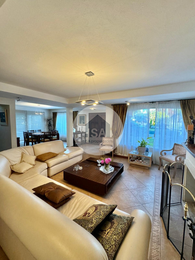 Casa ID.401 - Casa de 3 dormitorios en Lomas de Carrasco