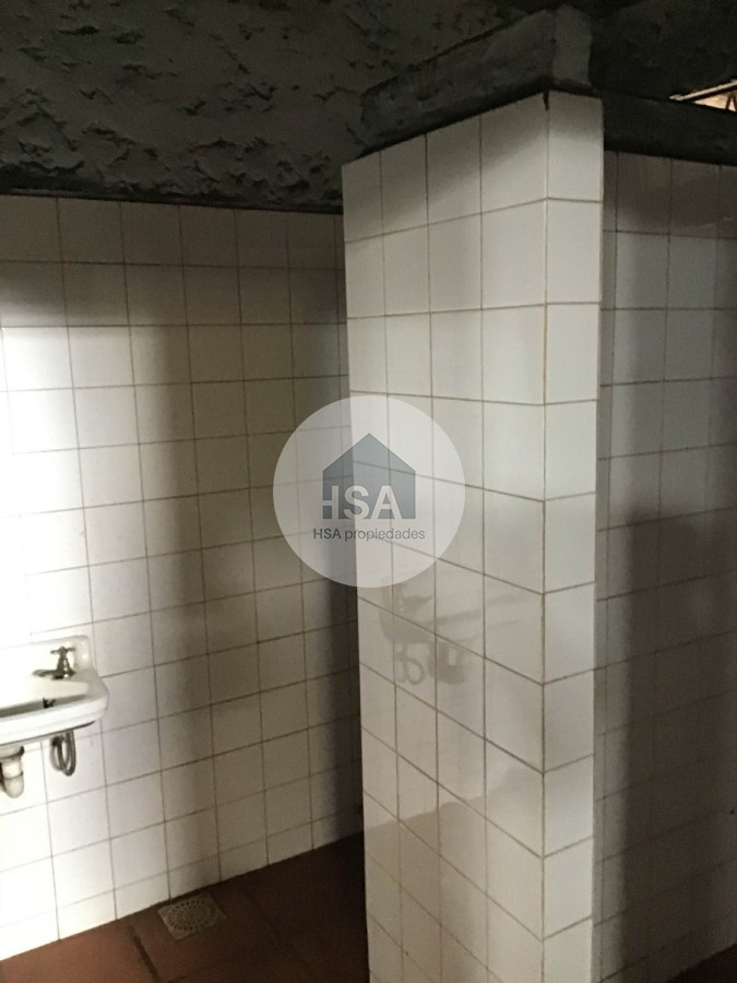 Local Comercial ID.142 - Local Galpón Depósito Lezica En Venta