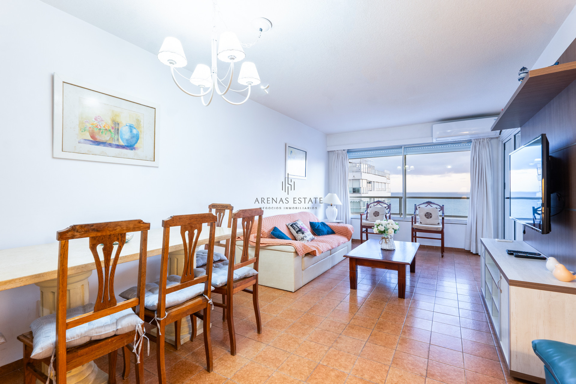 Apartamento ID.723 - FRENTE A PLAYA MANSA !! 1 DORMITORIO Y MEDIO !!! PISO ALTO !! COCHERA !!! BAJOS GASTOS COMUNES