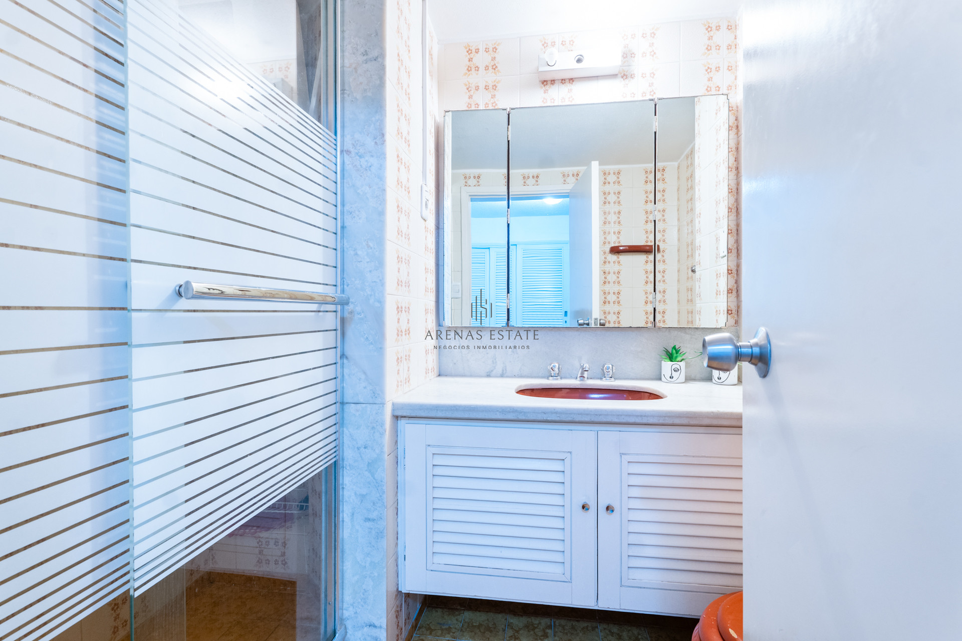 Apartamento ID.723 - FRENTE A PLAYA MANSA !! 1 DORMITORIO Y MEDIO !!! PISO ALTO !! COCHERA !!! BAJOS GASTOS COMUNES