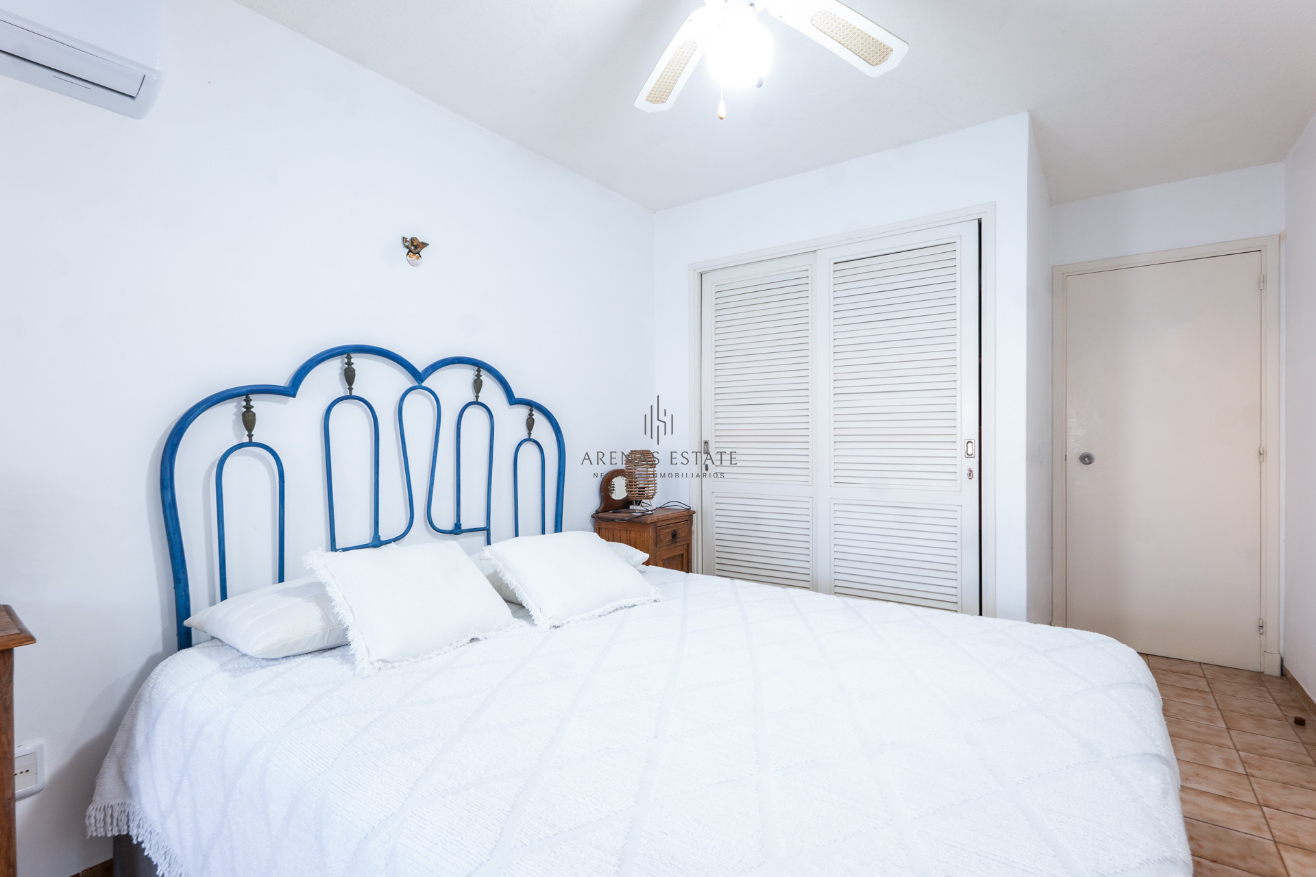 Apartamento ID.723 - FRENTE A PLAYA MANSA !! 1 DORMITORIO Y MEDIO !!! PISO ALTO !! COCHERA !!! BAJOS GASTOS COMUNES