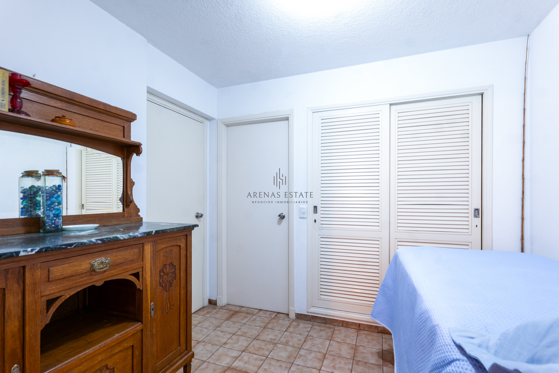 Apartamento ID.723 - FRENTE A PLAYA MANSA !! 1 DORMITORIO Y MEDIO !!! PISO ALTO !! COCHERA !!! BAJOS GASTOS COMUNES