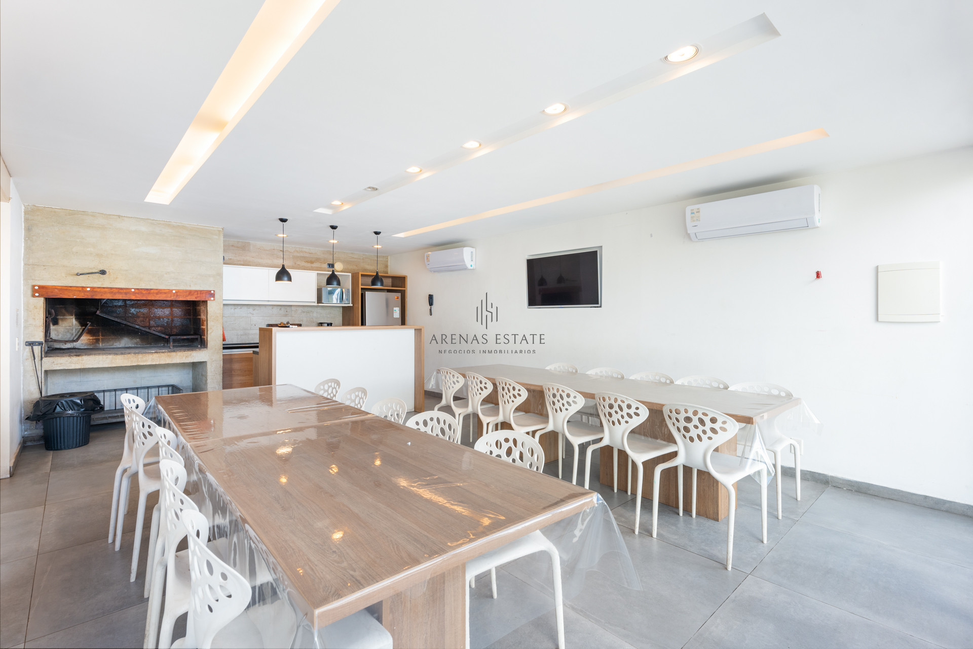 Apartamento ID.723 - FRENTE A PLAYA MANSA !! 1 DORMITORIO Y MEDIO !!! PISO ALTO !! COCHERA !!! BAJOS GASTOS COMUNES