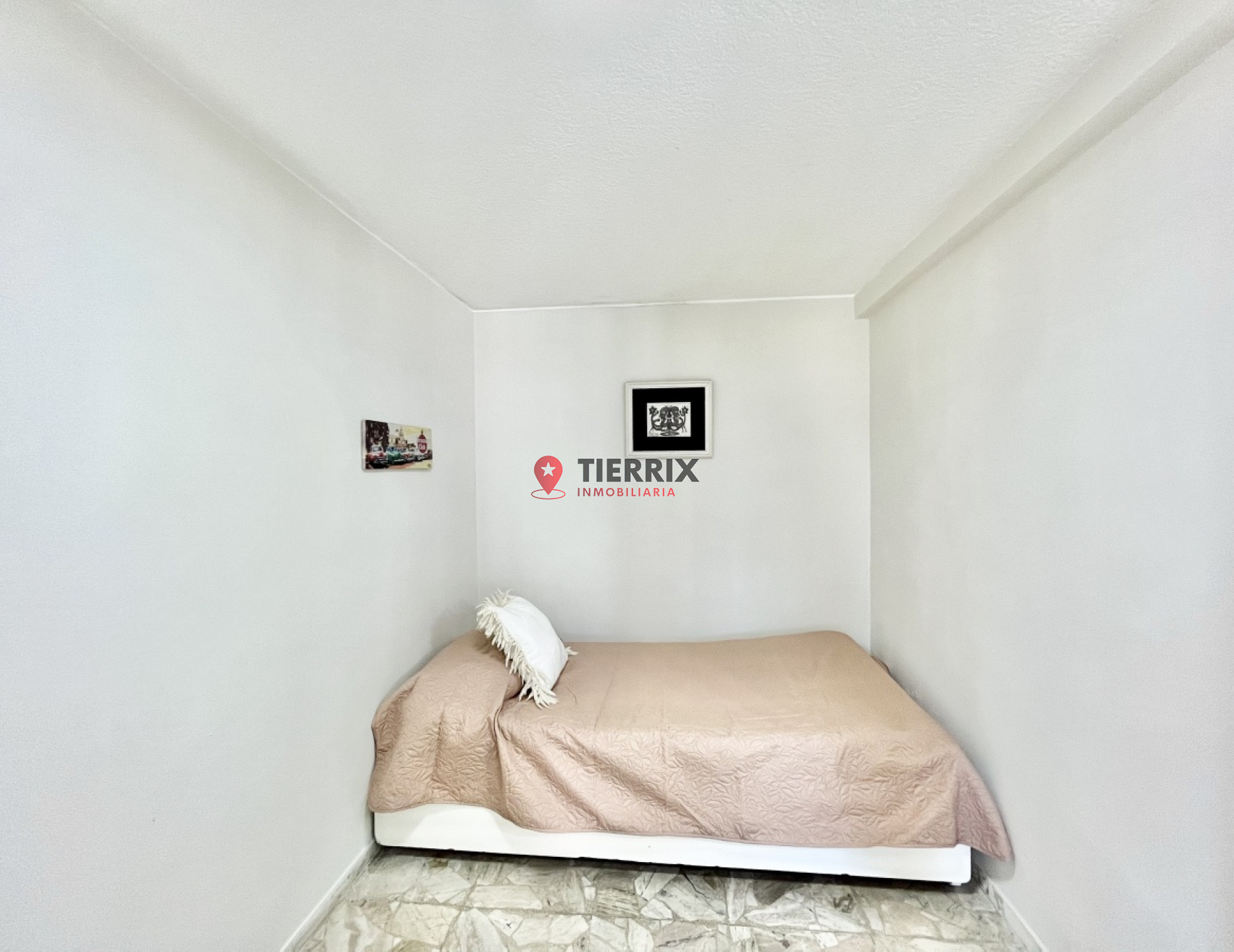 Apartamento ID.203 - SE VENDE EN LINCOLN CENTER !!! 2 DORMITORIOS Y MEDIO !! VISTA AL BOSQUE !! COCINA RECICLADA !! PLAYA MANSA !!!
