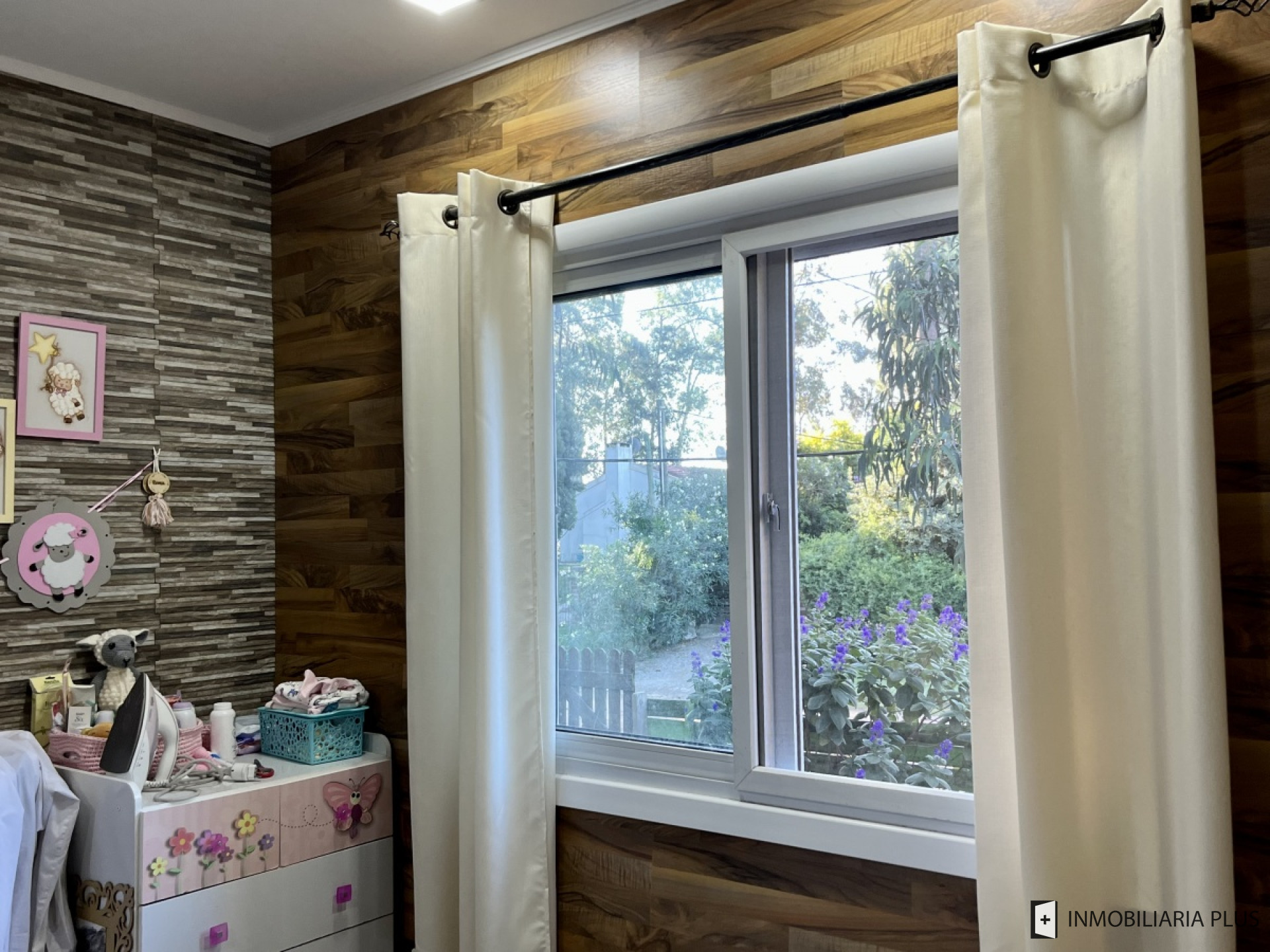 Casa ID.687 - Casa en venta con 1040 m2  de Terreno 4 dormitorios, 2 baños, 2 suites en Parque Burnett Maldonado C687B
