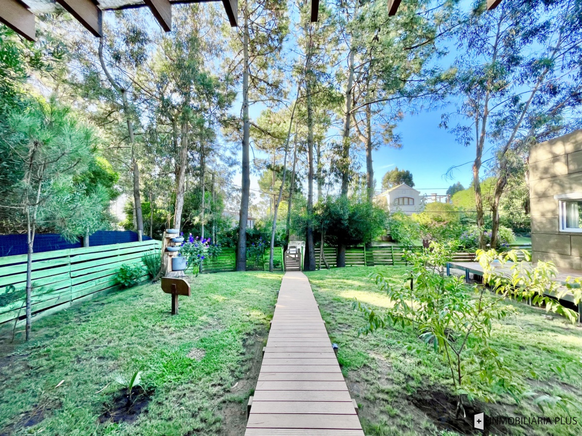 Casa ID.687 - Casa en venta con 1040 m2  de Terreno 4 dormitorios, 2 baños, 2 suites en Parque Burnett Maldonado C687B