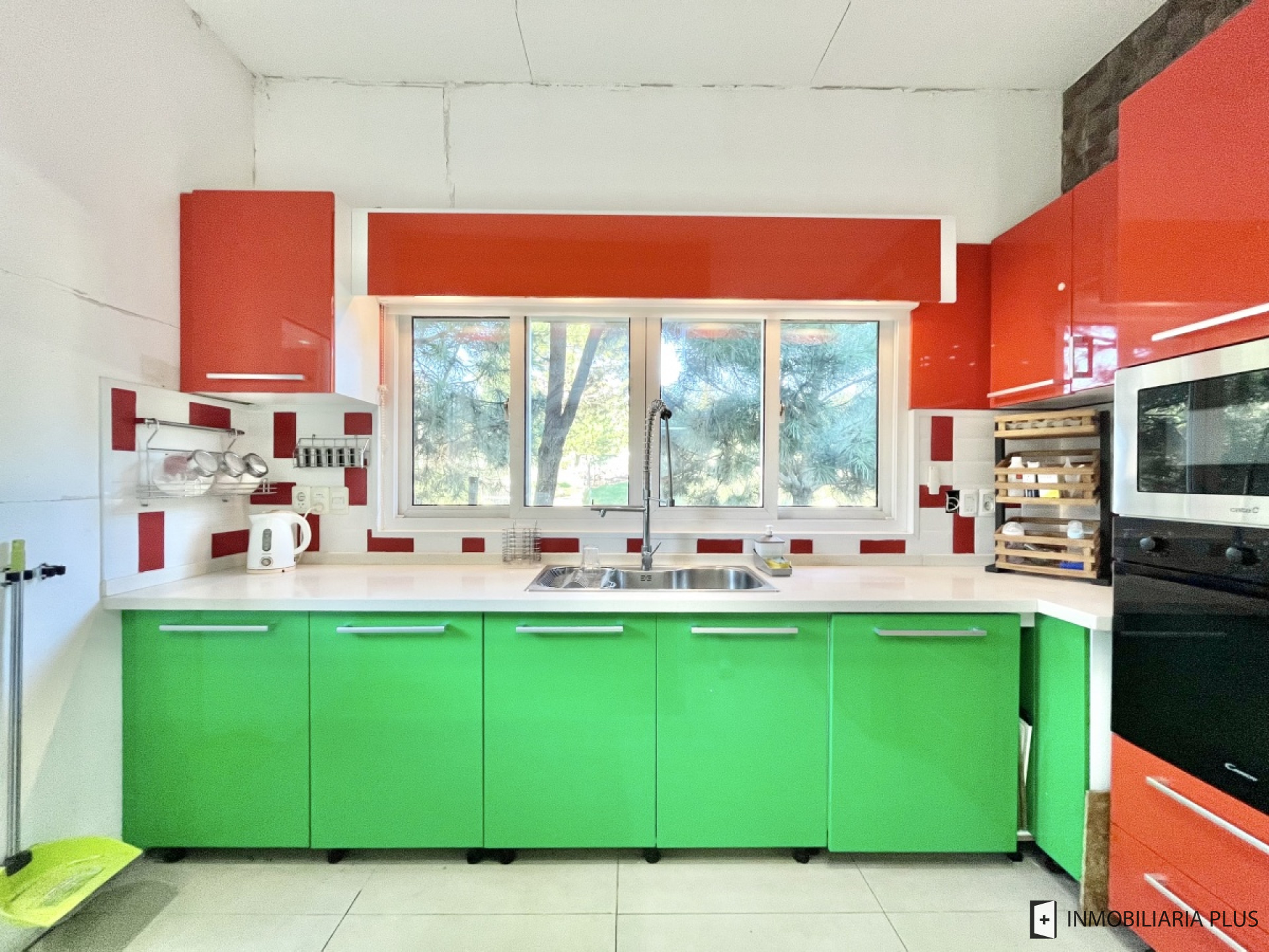 Casa ID.687 - Casa en venta con 1040 m2  de Terreno 4 dormitorios, 2 baños, 2 suites en Parque Burnett Maldonado C687B