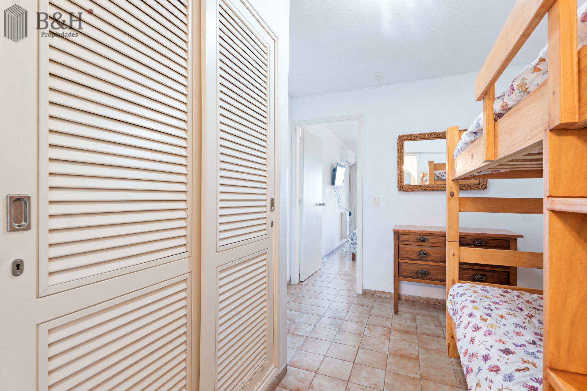 Apartamento ID.506 - TEMPORADA 2023!! IDEAL 3 PERSONAS!! APARTAMENTO COMPLETO FRENTE AL MAR CON SERVICIO DE PLAYA Y PISCINA CLIMATIZADA!!
