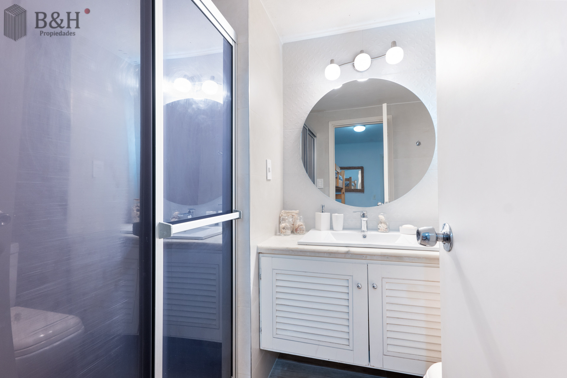 Apartamento ID.506 - TEMPORADA 2023!! IDEAL 3 PERSONAS!! APARTAMENTO COMPLETO FRENTE AL MAR CON SERVICIO DE PLAYA Y PISCINA CLIMATIZADA!!