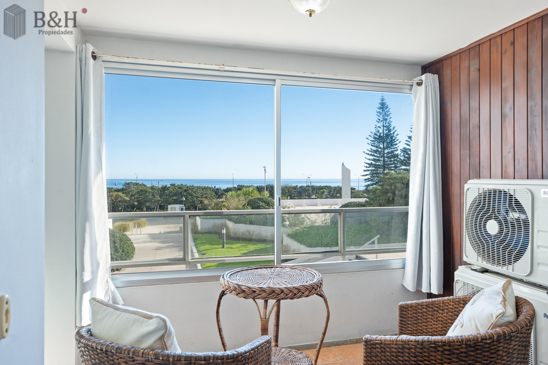 Apartamento ID.506 - TEMPORADA 2023!! IDEAL 3 PERSONAS!! APARTAMENTO COMPLETO FRENTE AL MAR CON SERVICIO DE PLAYA Y PISCINA CLIMATIZADA!!