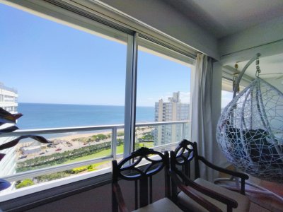 FRENTE A PLAYA MANSA !! 1 DORMITORIO Y MEDIO !!! PISO ALTO !! COCHERA !!! BAJOS GASTOS COMUNES