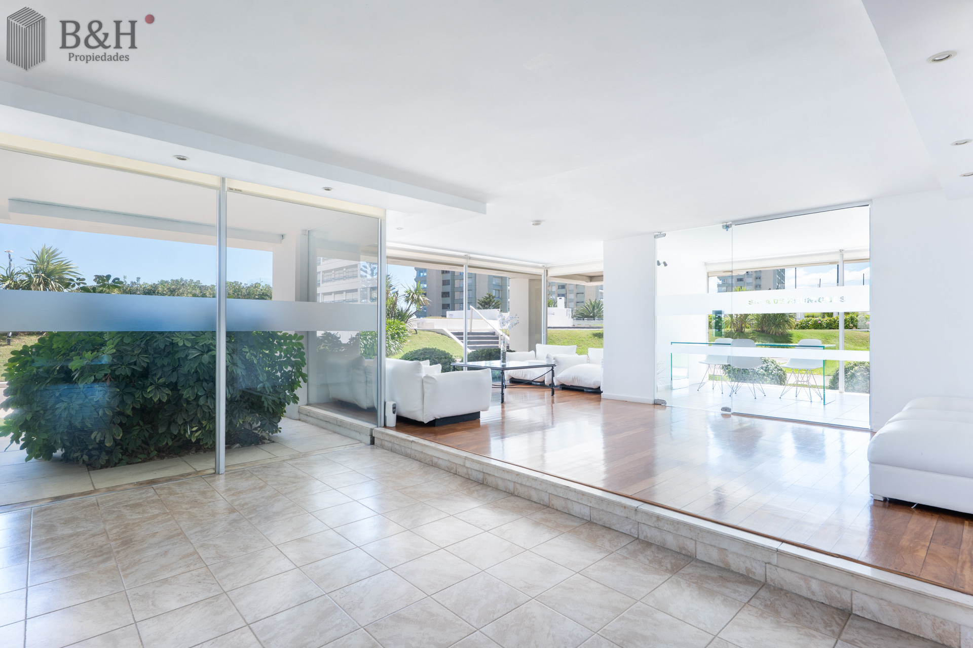 Apartamento ID.506 - TEMPORADA 2023!! IDEAL 3 PERSONAS!! APARTAMENTO COMPLETO FRENTE AL MAR CON SERVICIO DE PLAYA Y PISCINA CLIMATIZADA!!