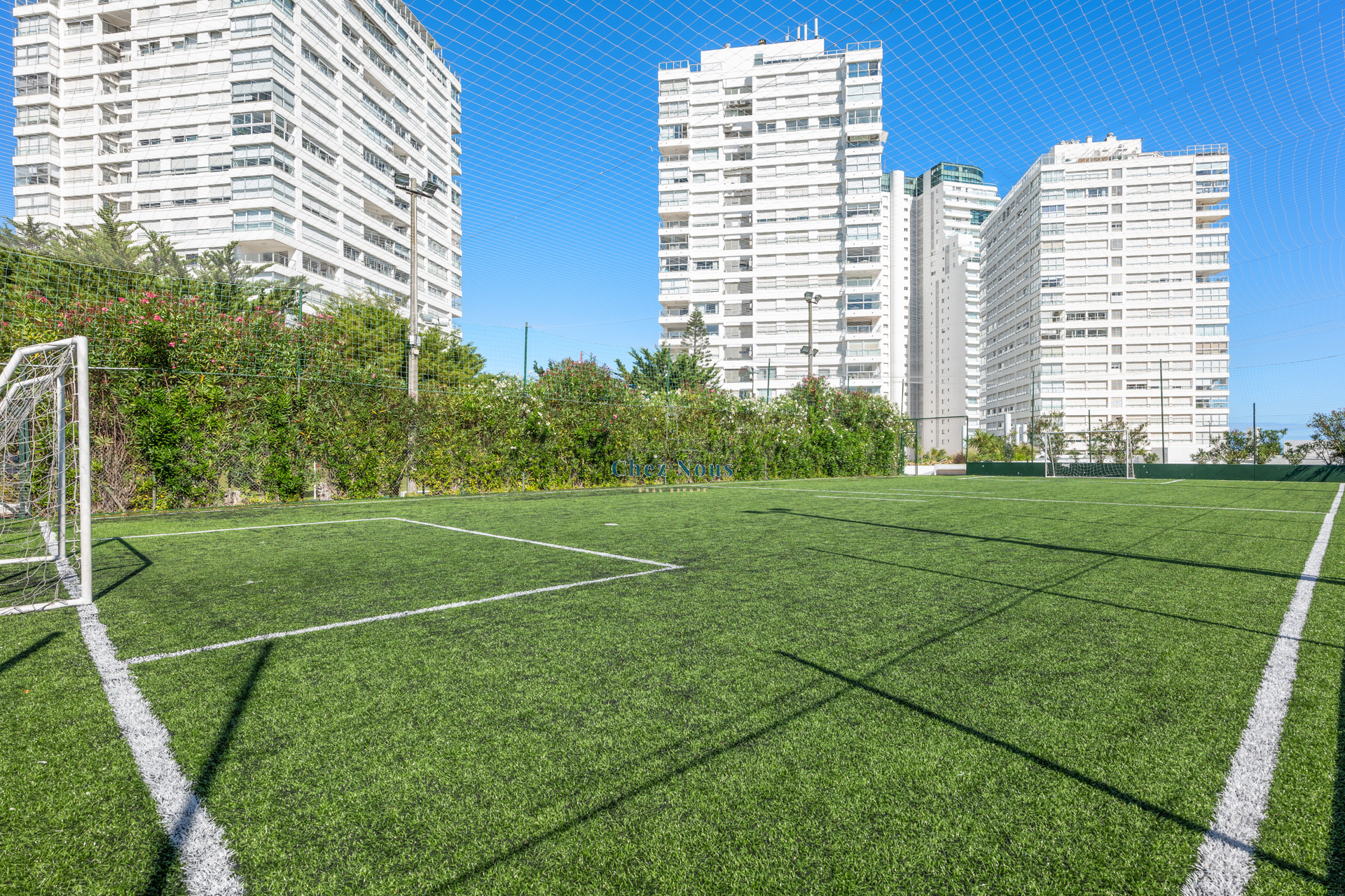 Apartamento ID.677 - Apartamento en Venta - Playa Mansa - Torre Jefferson - 1 Dorm y Medio