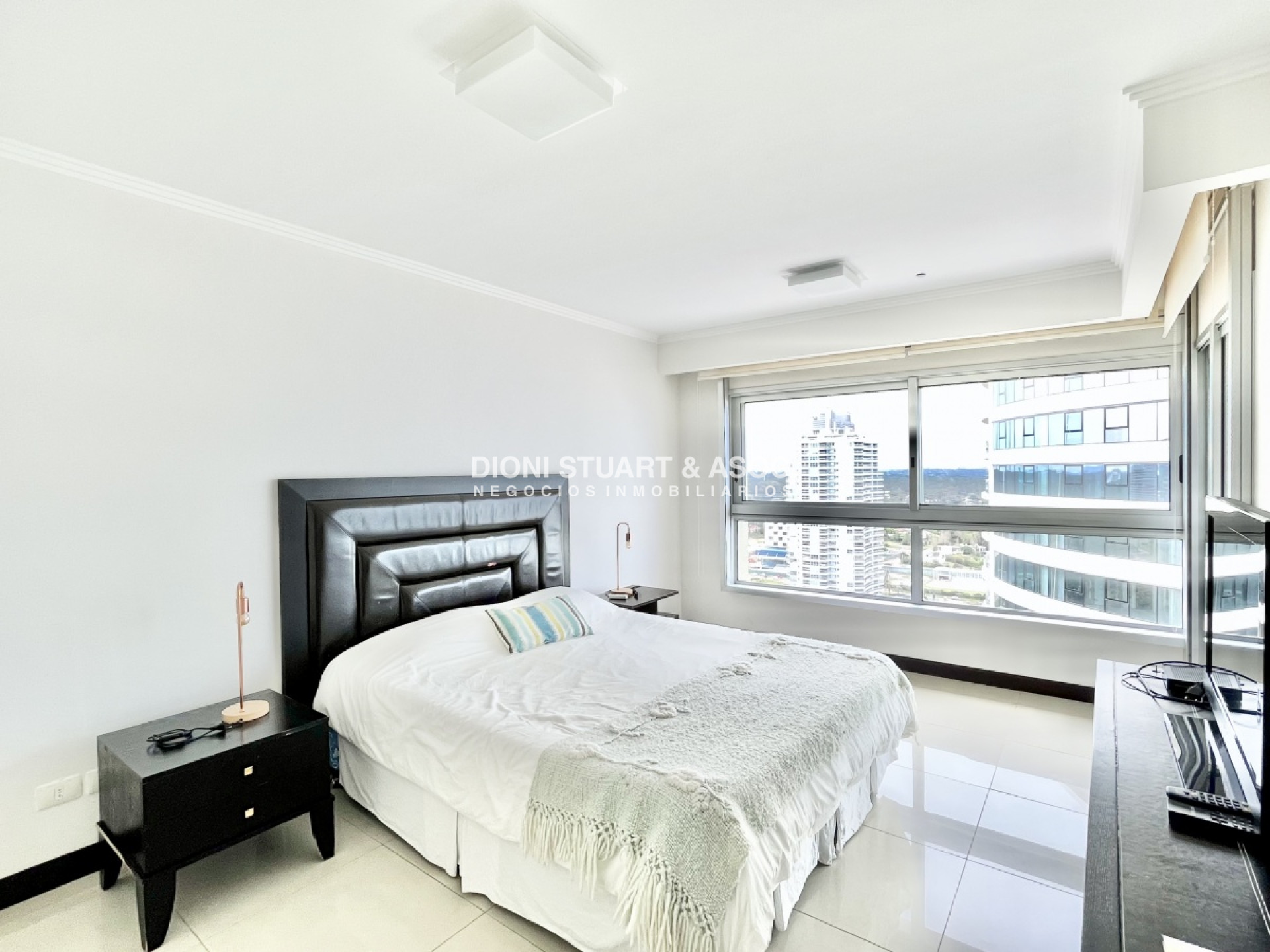 Apartamento ID.294 - Torre Lobos - En Venta - 3 Dormitorios En Suite 