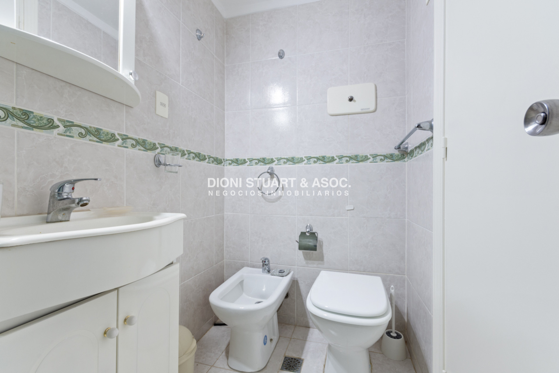 Apartamento ID.585 - Apartamento en Venta - Peninsula - Simon Bolivar - 3 Dormitorios - Reciclado