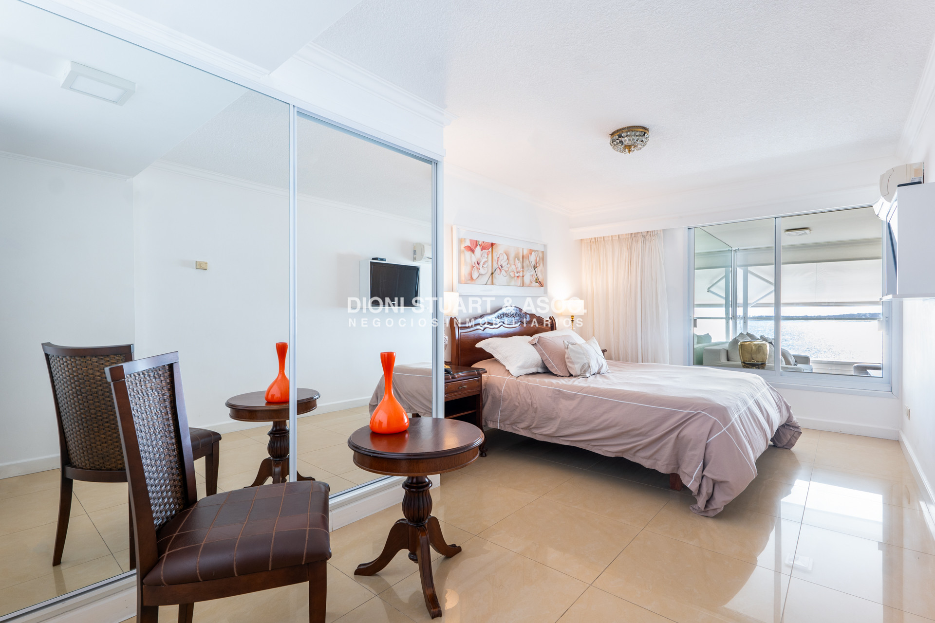 Apartamento ID.844 - Apartamento en Beverly Tower - Alquiler de Temporada - 3 Dorm en suite + Dep.