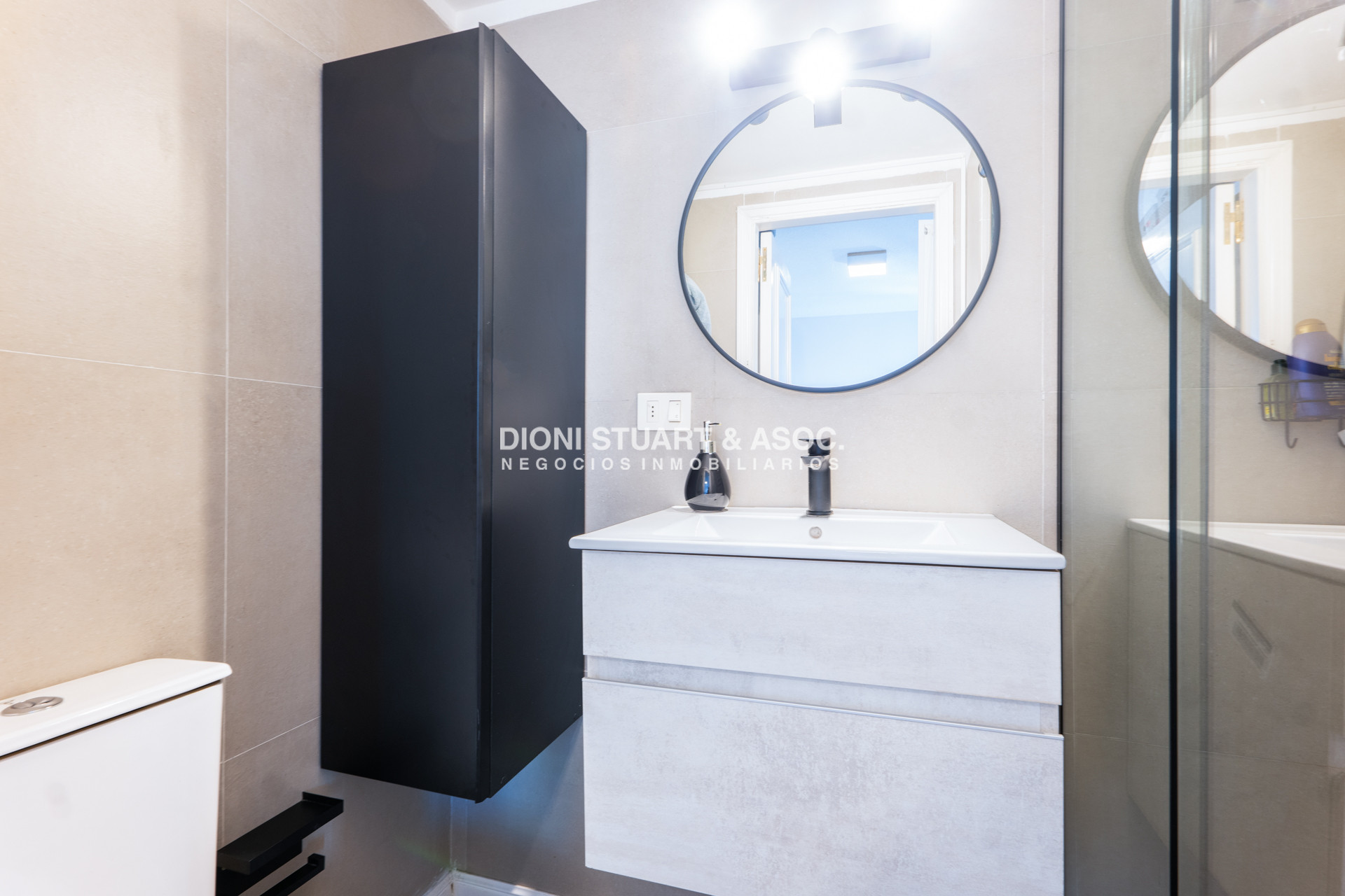Apartamento ID.844 - Apartamento en Beverly Tower - Alquiler de Temporada - 3 Dorm en suite + Dep.