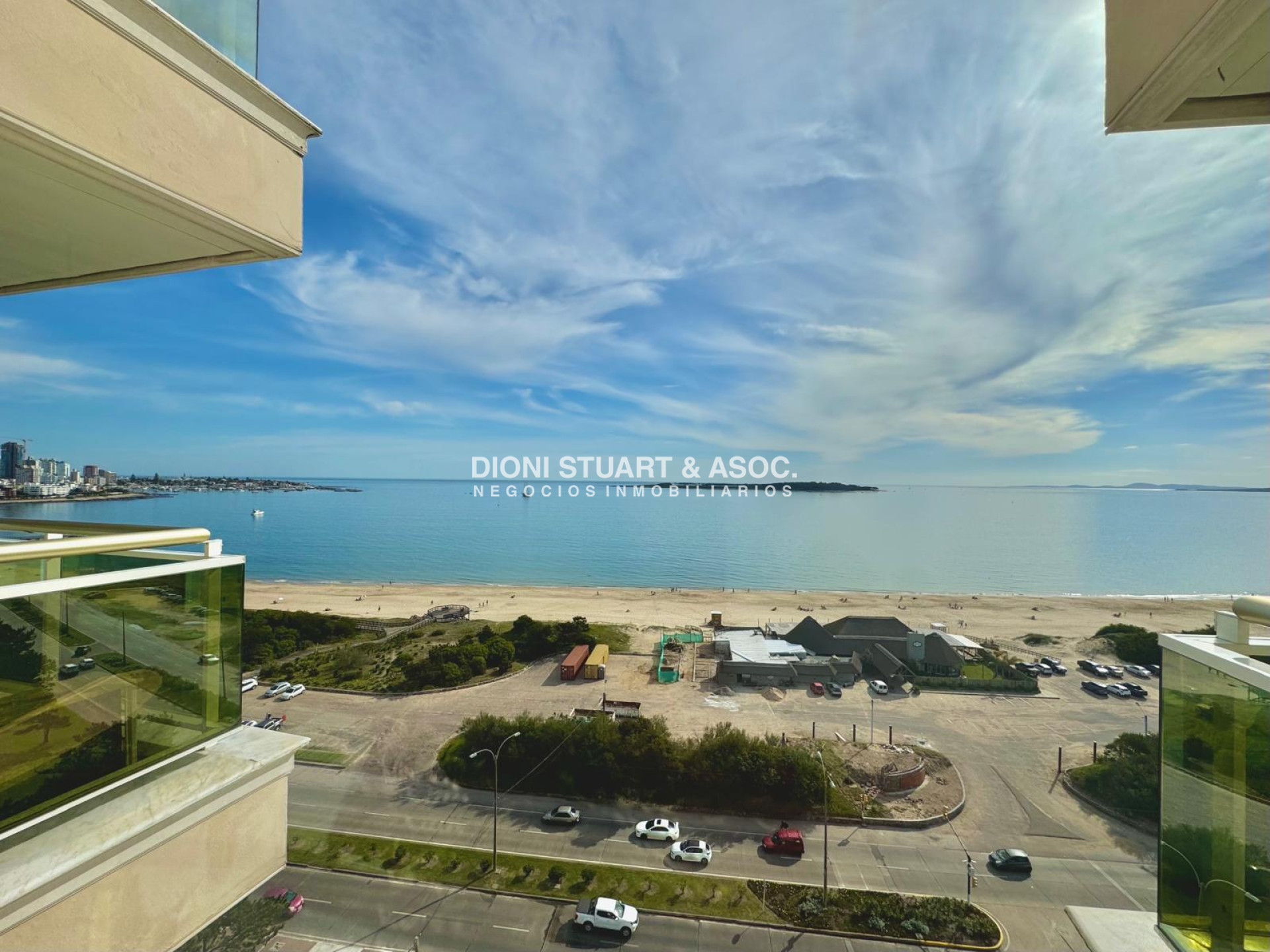 Apartamento ID.341 - Coral Tower - En venta - 3 Dormitorios en Suite + Dependencia