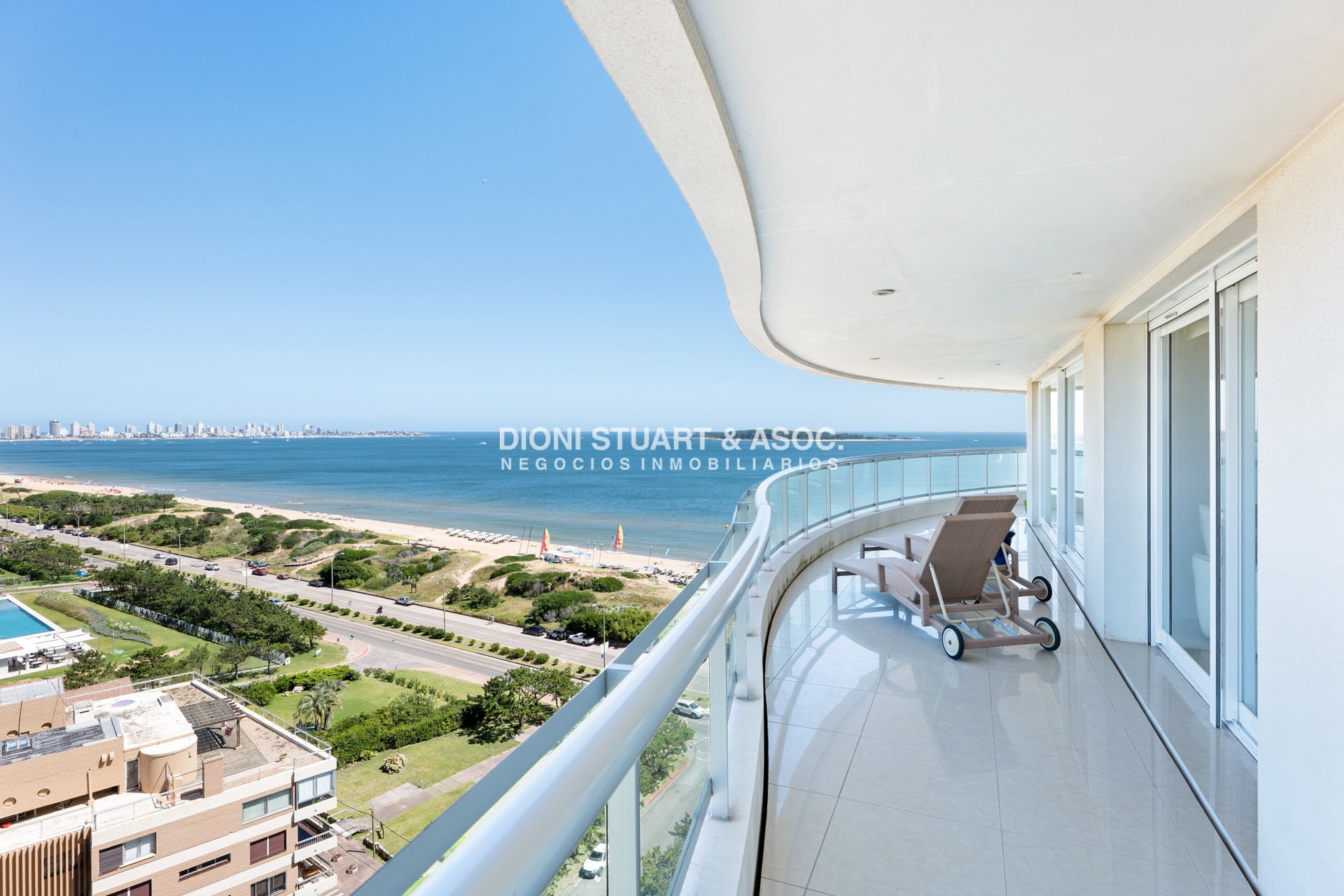 Apartamento ID.606 - Aquarela - 4 Dorms en Suite