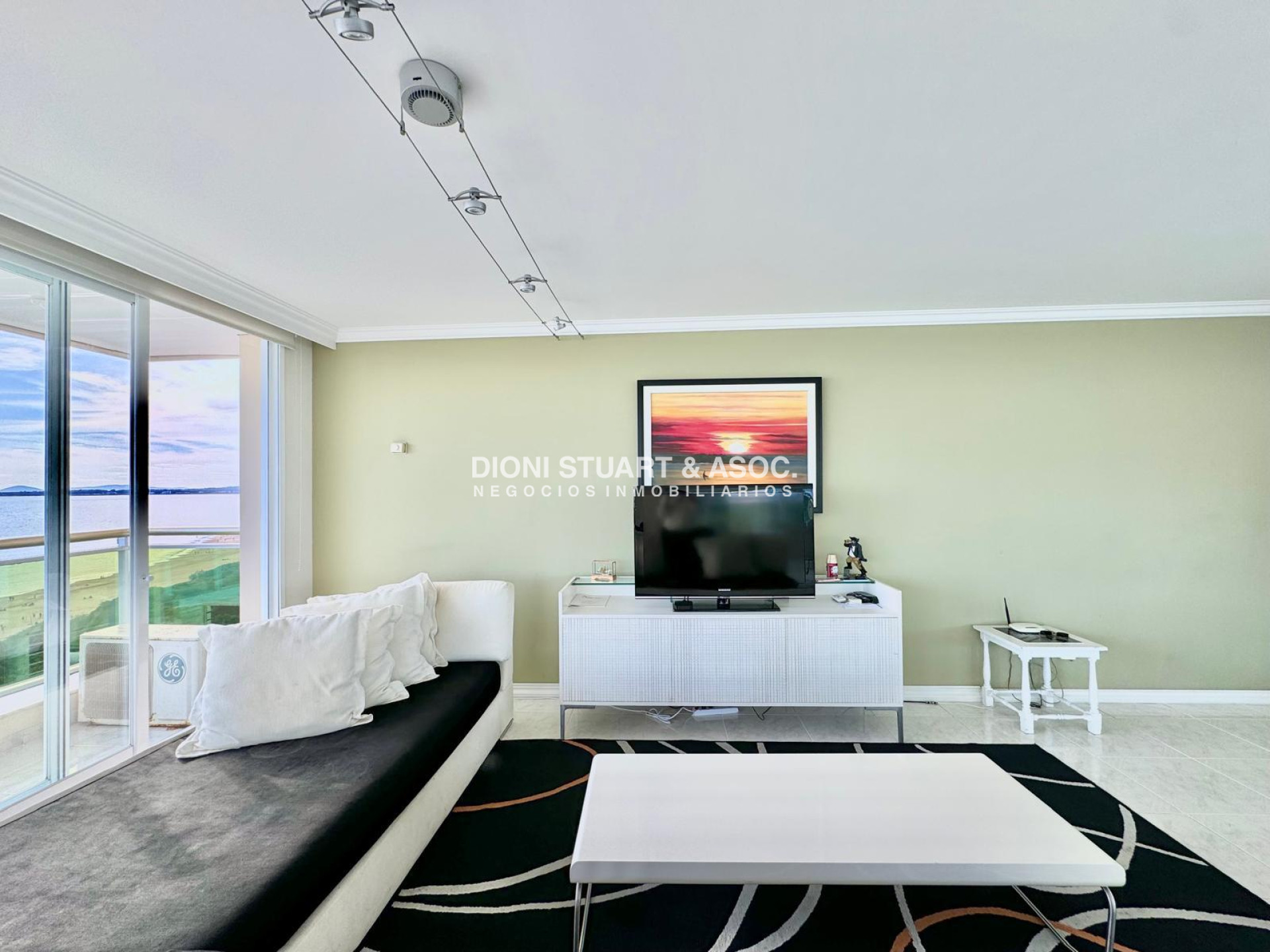 Apartamento ID.341 - Coral Tower - En venta - 3 Dormitorios en Suite + Dependencia