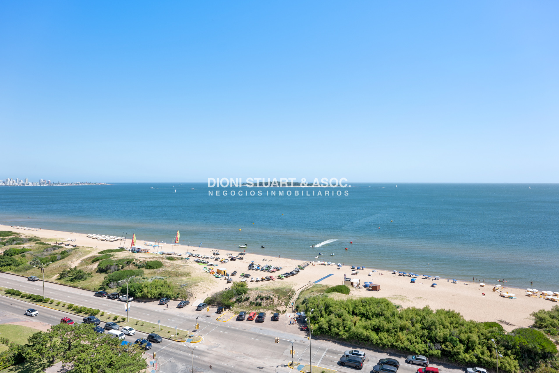Apartamento ID.606 - Aquarela - 4 Dorms en Suite