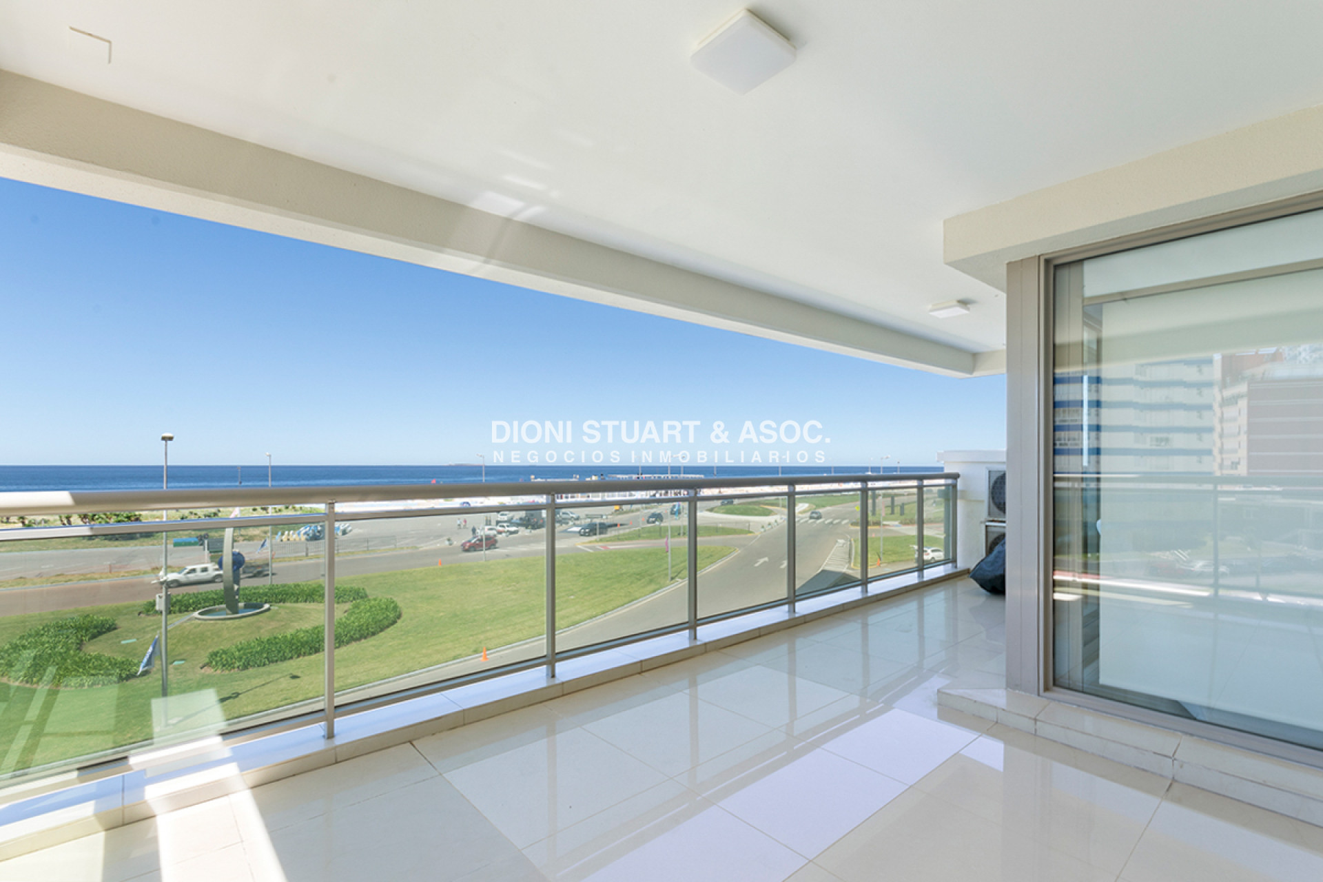 Apartamento ID.532 - Imperiale 1 - Esquinero - 3 Dormitorios en Suite